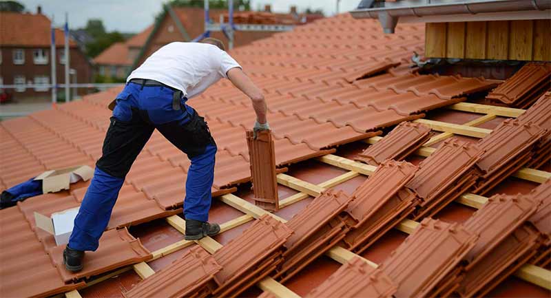 ROOFWALL DAKWERKER TERVUREN : dakdekker dakdekker in België: Vlaams, Waals en Brussels gewest, Luik….Dakwerken, zinkwerken, reiniging, mos verwijderen en waterdicht dakschilderen, skeletbouw, houtbehandeling, plat dak waterdicht maken, gevelschilderen, gevelwaterdicht maken, buitenreiniging: bestrating, klinkers, blauwe steen, muurtje, terras... interventie in BELGIË: Vlaams, Waals en Brussels gewest, Luik….