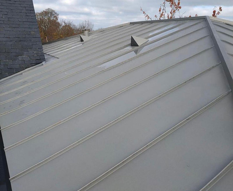 Dakwerken: DAKWAND TERVUREN : dakdekker in België: Vlaanderen, Wallonië, Brussel Luik… Dringende reparatie van daklekken. Plaatsing van dakbedekking en nokvorsten voor nieuwbouw en renovatie: leien, dakpannen… Zinkwerker: zinkwerk: Plaatsing van goten, goten, goten, dakrandbekleding, schoorsteenmantels… Interventie in BELGIË: Vlaanderen, Wallonië en Brussel…